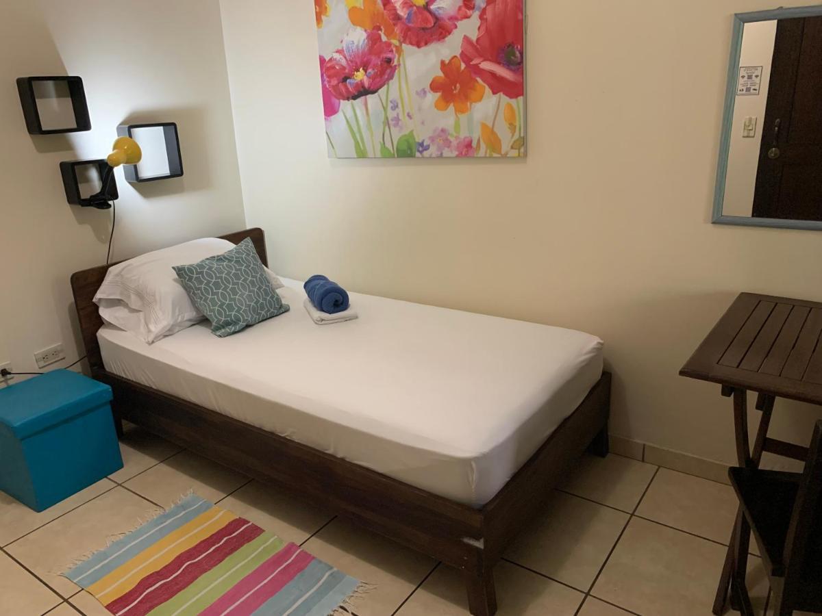 Casa De Lis Hotel & Tourist Info Centre 투리알바 외부 사진