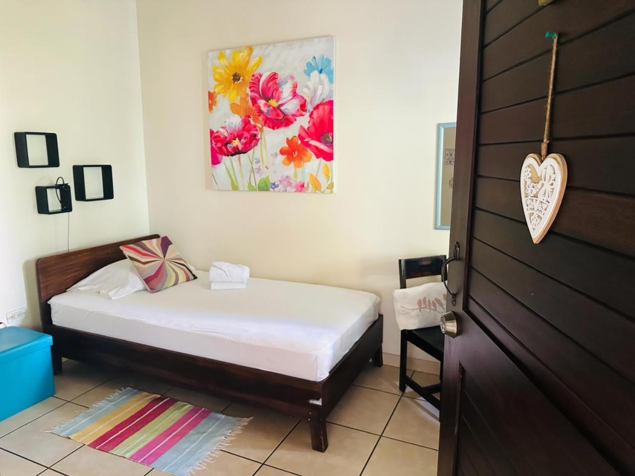 Casa De Lis Hotel & Tourist Info Centre 투리알바 외부 사진