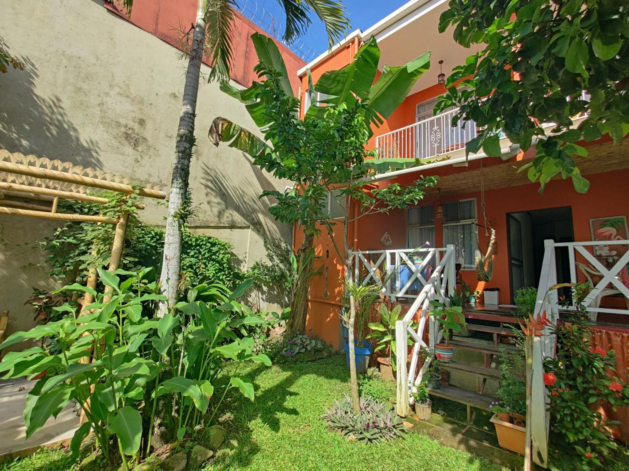 Casa De Lis Hotel & Tourist Info Centre 투리알바 외부 사진